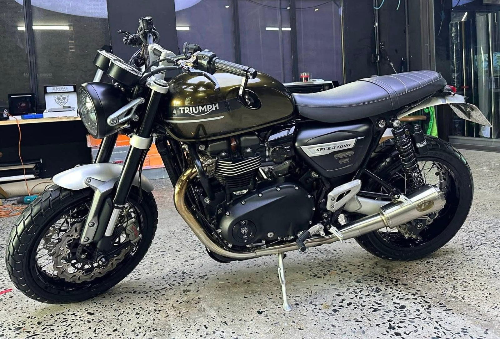 t12-2025-ba-chi-c-triumph-1200-v-a-v-t-i-kh-i-motorcycles