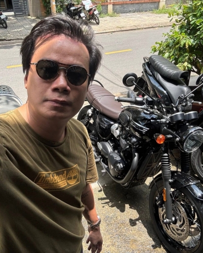[T9/2025] BMW R9T Scrambler 2023 ga điện & Triumph Bonneville T120 Black 2024 siêu lướt 2k km