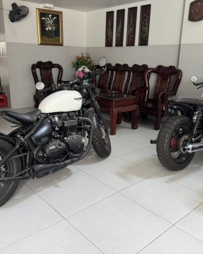 [T4/2025] Triumph Bobber Black & Triumph Bonneville T100 Bud Ekins full đồ chơi