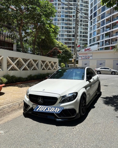 [T5/2025] Mercedes C300 AMG model 2017 vào hơn 200 triệu đồ chơi