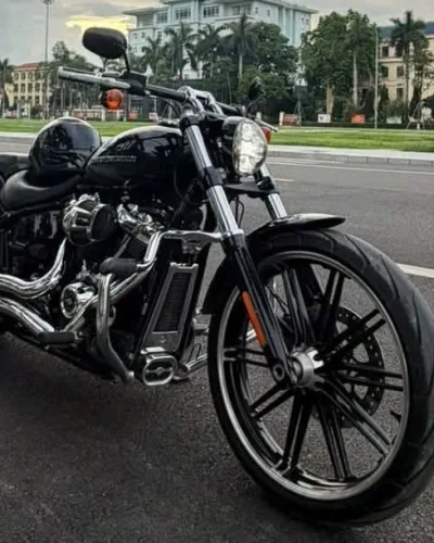 [T10/2026] Harley Softail Breakout 2019 ngay chủ vào nhiều đồ chơi