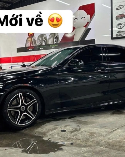 [T6/2025] Một cặp C300 đen: model 2017 & model 2020 nhiều đồ chơi