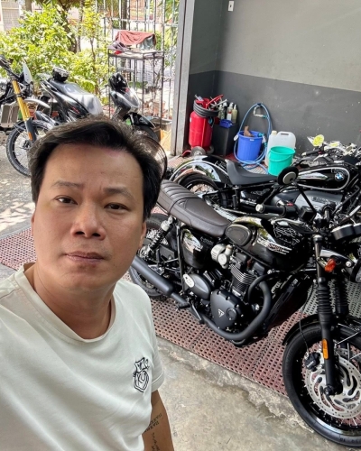 [T8/2025] Triumph Bonneville T120 Black 2024; BMW K1600B 2019; Triumph Bonneville T100 Bud Ekins limited 2020.