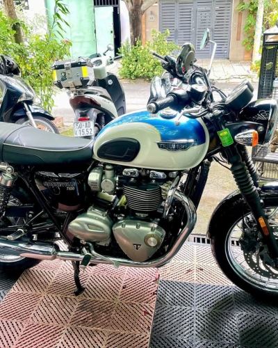 [T8/2026] Triumph Bonneville T120 2020 Aegean Blue/Fusion White