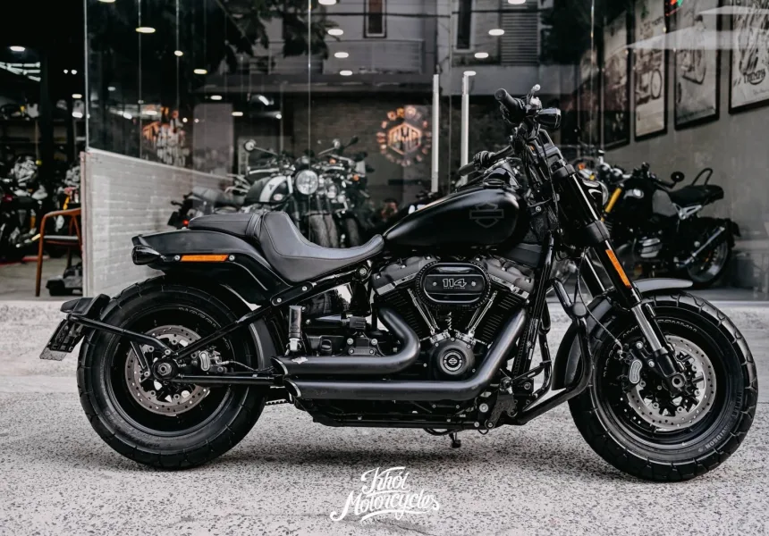 Harley Davidson Softail Fat Bob 2020 màu Black Denim odo 7k miles