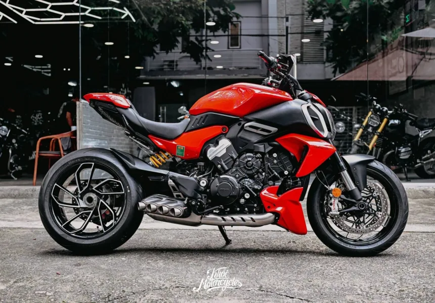 Ducati Diavel V4 2024 odo siêu lướt 244km