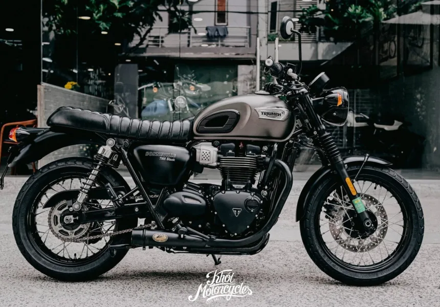 Triumph Bonneville T100 2020 Matt Ironstone odo 5k km