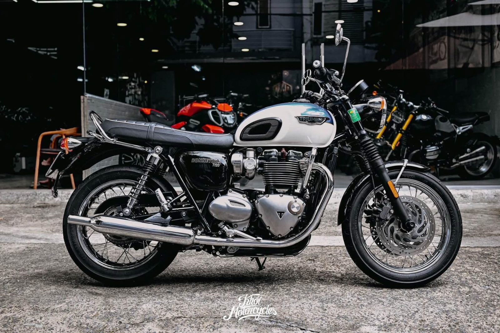Triumph Bonneville T120 2020 màu Aegean Blue/Fusion White odo 3k km