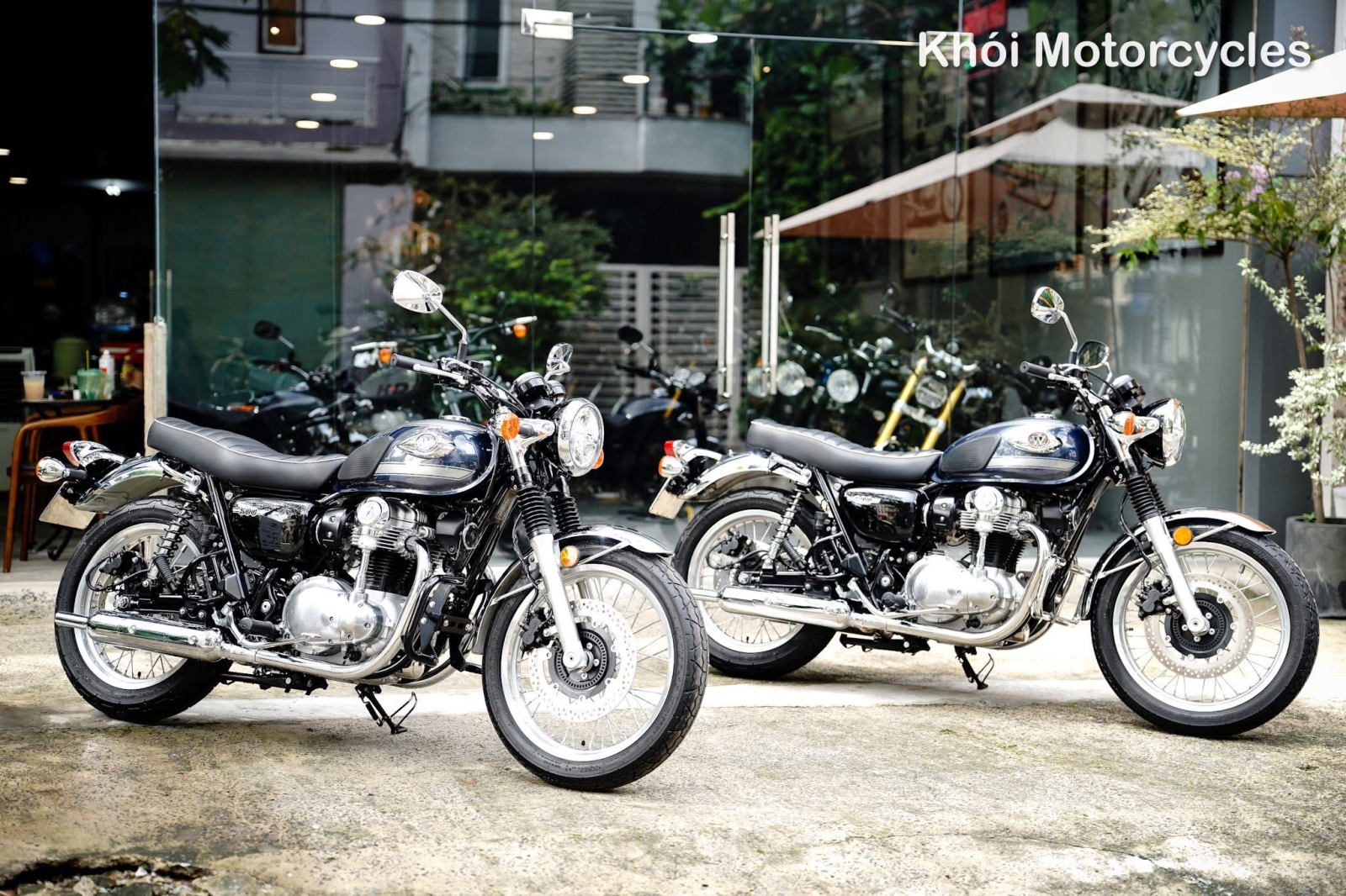 Bộ đôi Kawasaki W800 2023 siêu lướt 1500km & 2400km