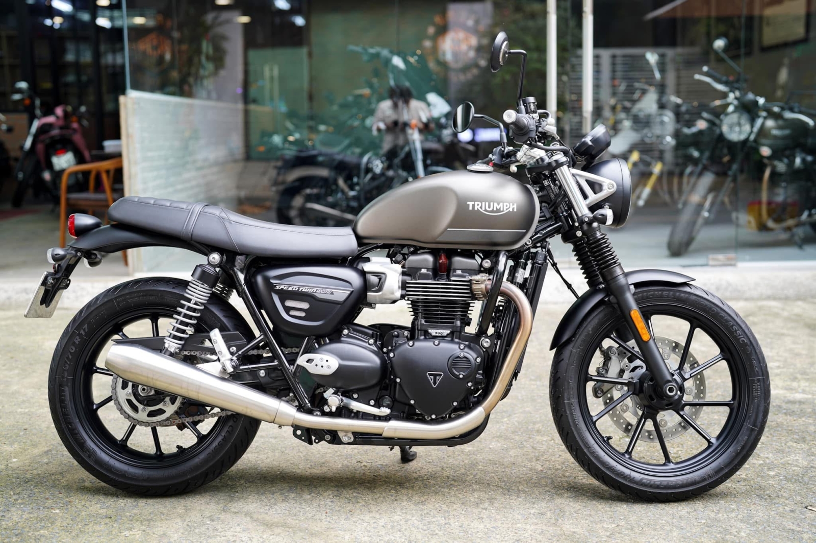 Triumph Speed Twin 900cc 2023 Matt Ironstone Odo 2k km