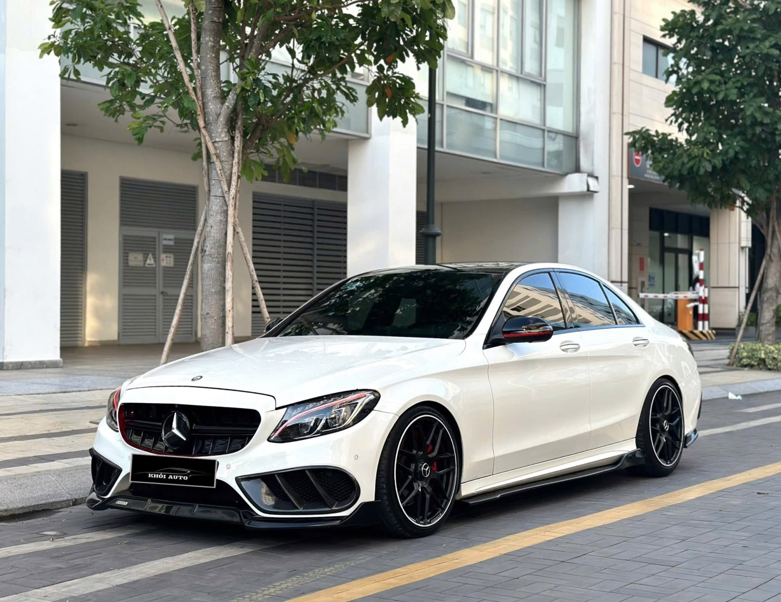 Mercedes C300 AMG model 2017 full đồ chơi
