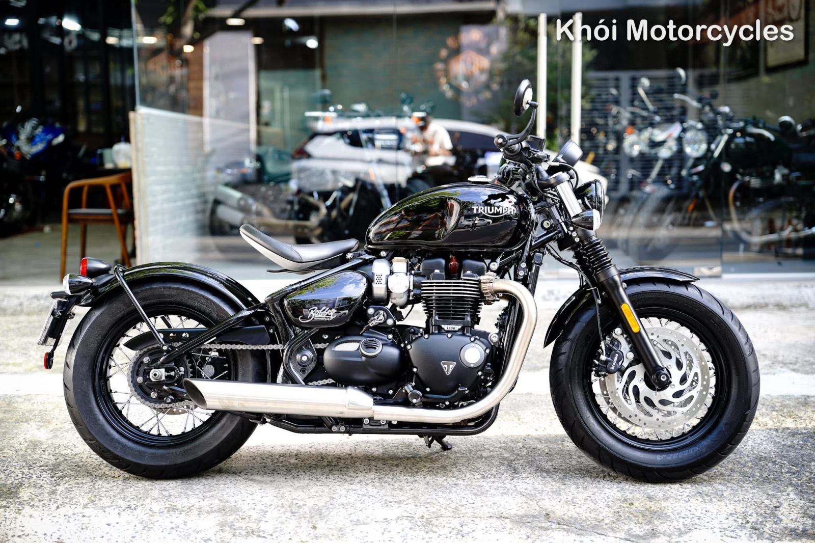 Triumph Bobber 1200cc 2023 phom mới bình xăng lớn