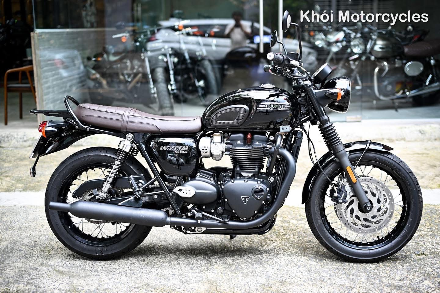 Triumph Bonneville T120 Black 2023 Odo lướt 4k km